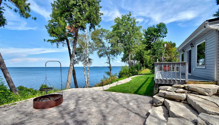 Foto 1 - Lovely Bayfront Vacation Rental w/ Spacious Deck