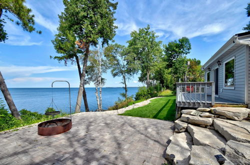 Foto 1 - Lovely Bayfront Vacation Rental w/ Spacious Deck