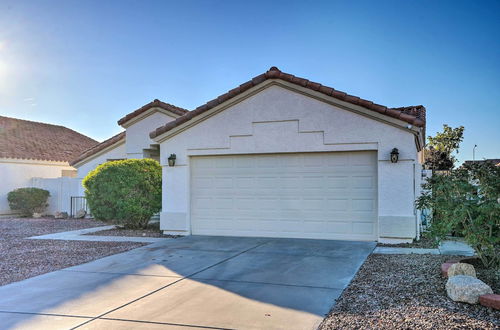 Foto 4 - Peoria Home w/ Fenced Outdoor Pool + Yard