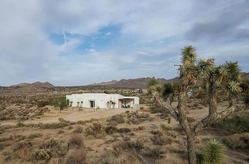 Photo 42 - Desert Villa Retreat Joshua Tree View