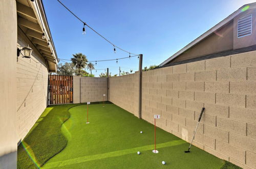 Photo 15 - Pristine Phoenix Residence w/ Camelback Mtn Views