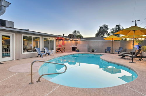 Photo 18 - Phoenix Home w/ Pool & Camelback Mtn Views