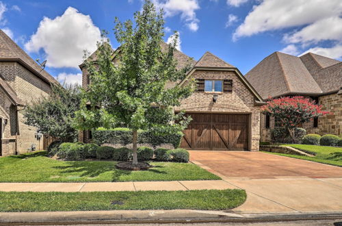 Photo 21 - Chic Family-friendly Home in Irving w/ Yard