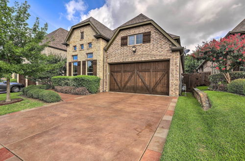 Photo 1 - Chic Family-friendly Home in Irving w/ Yard