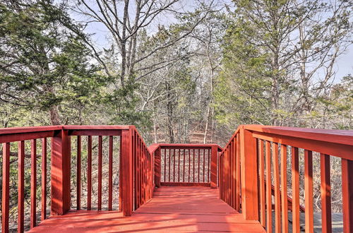 Photo 9 - 'star Lite' Cabin: Hot Tub, Deck & Pool Table