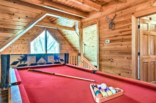 Photo 25 - 'star Lite' Cabin: Hot Tub, Deck & Pool Table