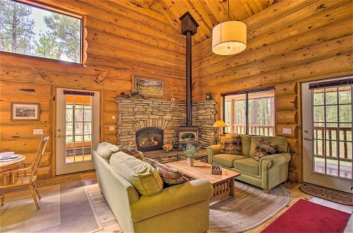 Foto 35 - Tranquil Mountain Cabin w/ Game Room & Fireplace