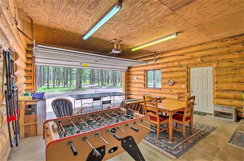 Foto 16 - Tranquil Mountain Cabin w/ Game Room & Fireplace