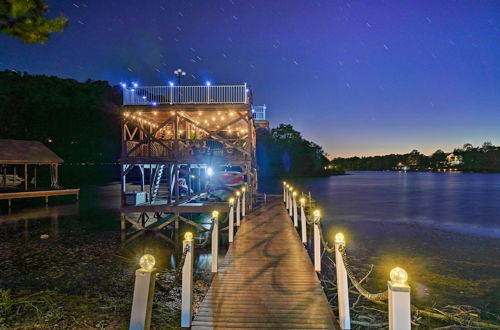 Foto 24 - Luxe Lake Chickamauga Retreat w/ Boat Dock