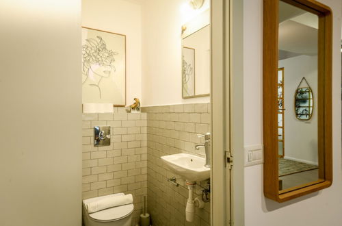 Photo 27 - Charming 2BR Apt w a Breathtaking Patio