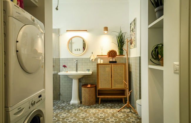 Charming 2BR Apt w a Breathtaking Patio - Foto 32