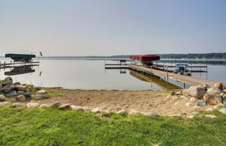 Foto 3 - Large Home on Lake Edward w/ Deck & Fire Pit