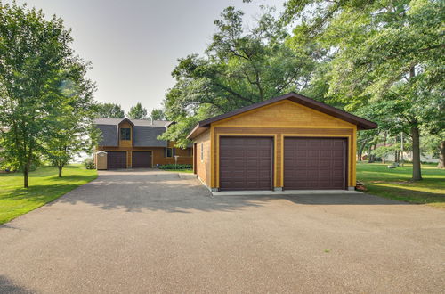 Foto 42 - Large Home on Lake Edward w/ Deck & Fire Pit