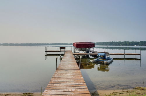 Foto 33 - Large Home on Lake Edward w/ Deck & Fire Pit