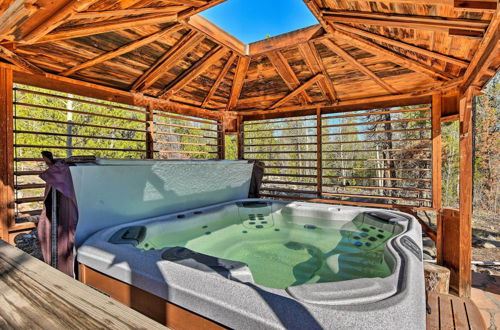 Photo 10 - Stunning Fairplay Cabin W/hot Tub & Sauna