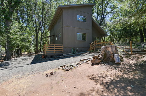 Photo 5 - Welcoming Cole Ridge Chalet in Kelseyville