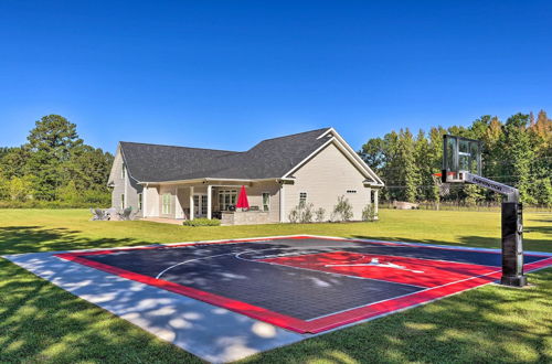 Photo 18 - Bright Hopkins Home w/ Game Room & Fire Pit