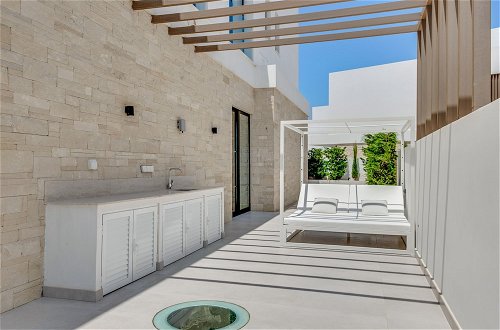 Foto 43 - Sanders Konnos Bay Aphrodite - Exquisite 6-bedroom Villa On the Beach Front