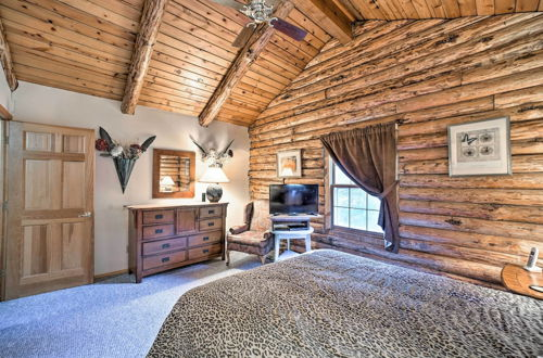 Photo 25 - Pet-friendly New York Cabin w/ Hot Tub & Game Room