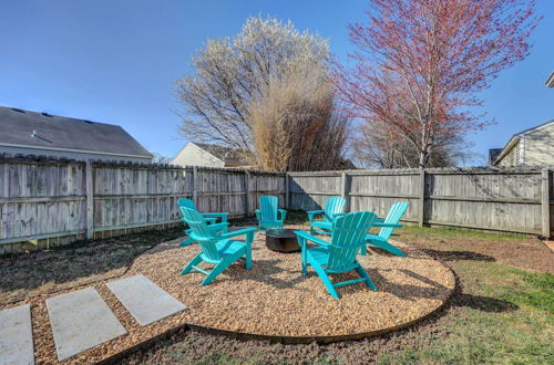 Foto 2 - Chic Bentonville Home w/ Patio & Fire Pit