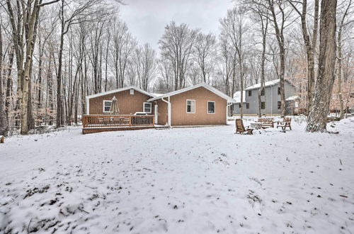 Photo 34 - Pet-friendly Poconos Cabin w/ Deck & Fire Pit