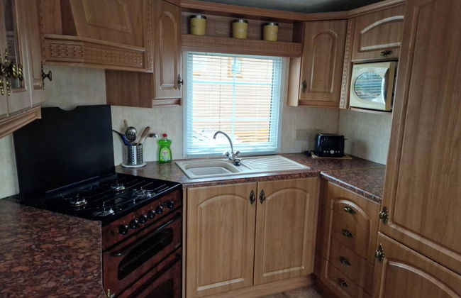 Caravan - Sleeps 4 - Pet Friendly - Parking - Foto 5