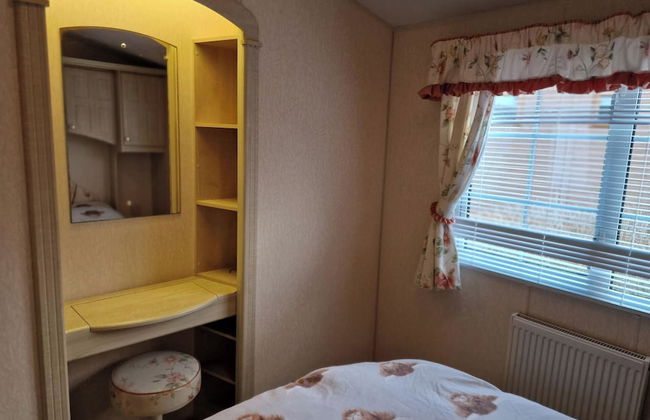 Caravan - Sleeps 4 - Pet Friendly - Parking - Foto 3