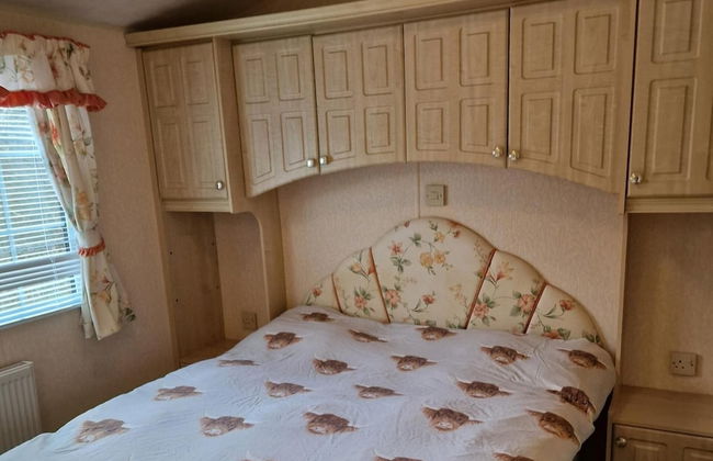 Caravan - Sleeps 4 - Pet Friendly - Parking - Foto 2