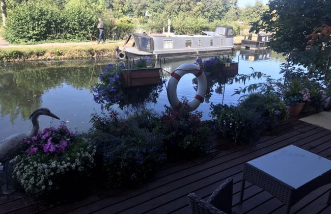 Hertford - Sleeps 2 - 92 Walking Score - Garden - Foto 17