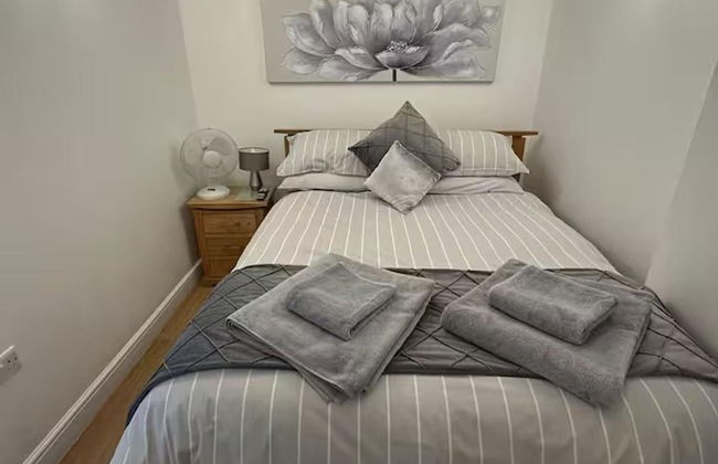 Hertford - Sleeps 2 - 92 Walking Score - Garden - Foto 3