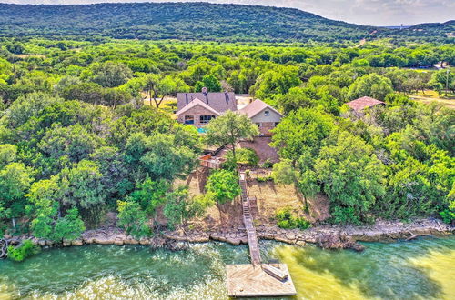 Foto 28 - Lake Palo Pinto Retreat: Dock & Private Pool