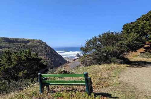 Photo 8 - 'dream Weaver' House w/ Hot Tub & Ocean View