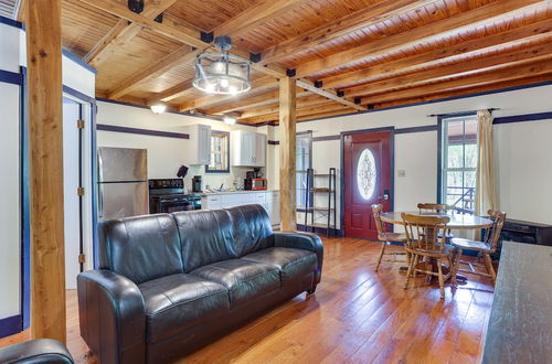 Photo 10 - Dreamy Indiana Cabin Rental w/ Shared Amenities