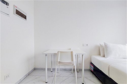Photo 13 - New Furnished Studio Room Sky House Alam Sutera Apartment