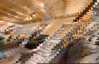 Photo 3 - Mountain Cinema Lodge