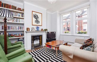 Photo 2 - Stylish & Quirky 1BD Flat - Tooting