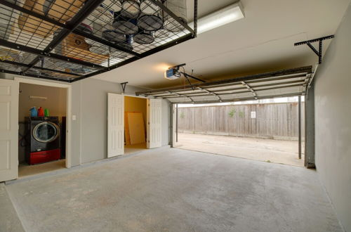 Photo 28 - Houston Townhome By George Brown Convention Center