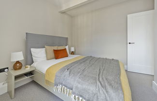 Photo 3 - Fabulous Three Bedroom Flat Near Marylebone by Underthedoormat