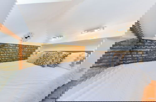 Photo 40 - Avari Apartments - Hatton Collection