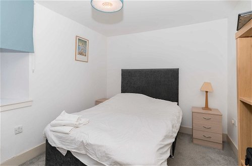 Photo 3 - Homely and Central 2BD Flat - Leith