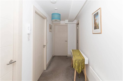 Photo 11 - Homely and Central 2BD Flat - Leith