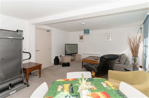 Foto 10 - Homely and Central 2BD Flat - Leith