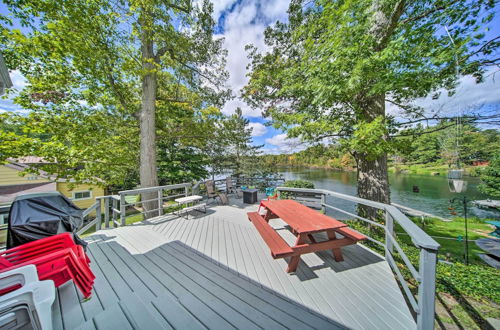 Foto 1 - Lakefront Burton Home w/ Deck, Grill + Views