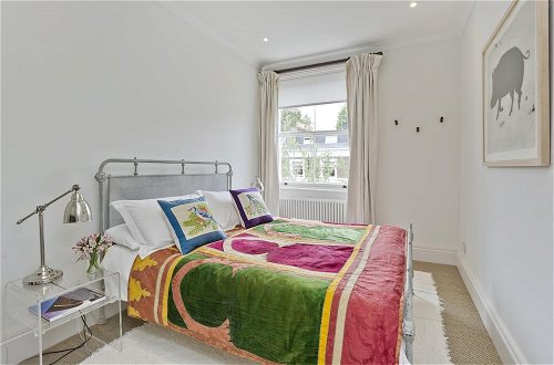 Photo 40 - Gorgeous Stylish Interior Designed 5 Bed Home in Holland Park - Superb Location