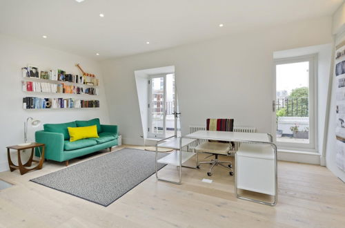 Foto 52 - Gorgeous Stylish Interior Designed 5 Bed Home in Holland Park - Superb Location