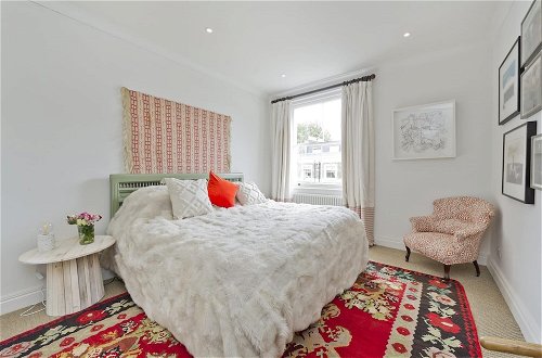 Foto 43 - Gorgeous Stylish Interior Designed 5 Bed Home in Holland Park - Superb Location