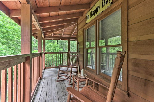 Photo 10 - 'the Moonshine' Cabin: Hot Tub, 3 Mi to Dollywood