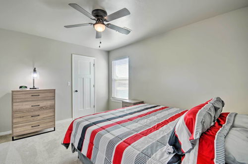 Photo 12 - Bright Amarillo Townhome Near Parks & Town