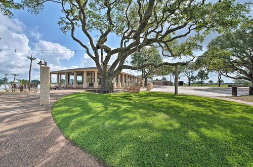 Photo 2 - Lakefront Wallis Ranch w/ Private Beach & Patio