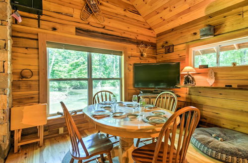 Foto 6 - Lyndhurst Cabin on Farm w/ Pond & Stocked Stream